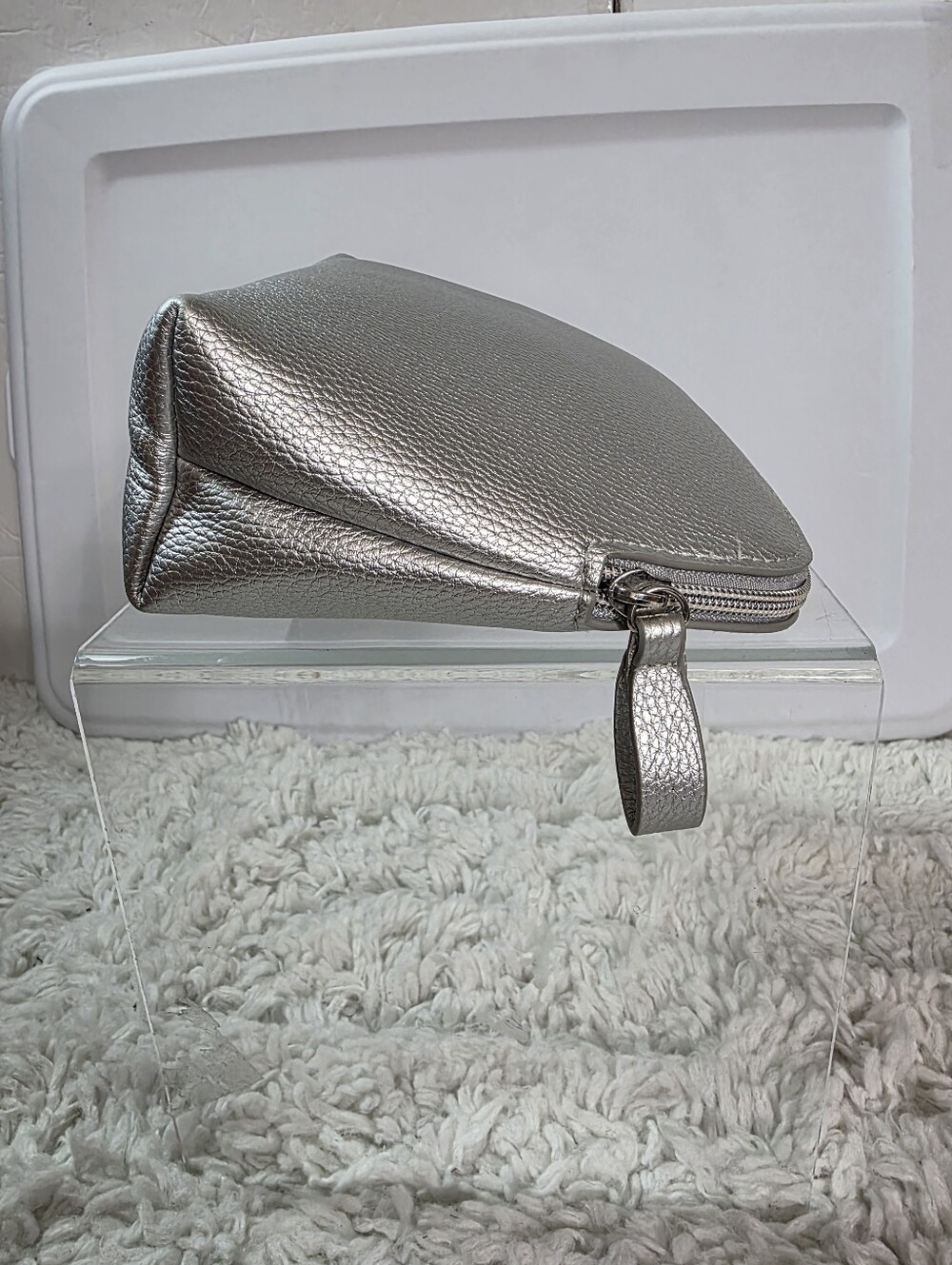 Obagi Silver Metallic Cosmetic Case Bag - Picture 10 of 16